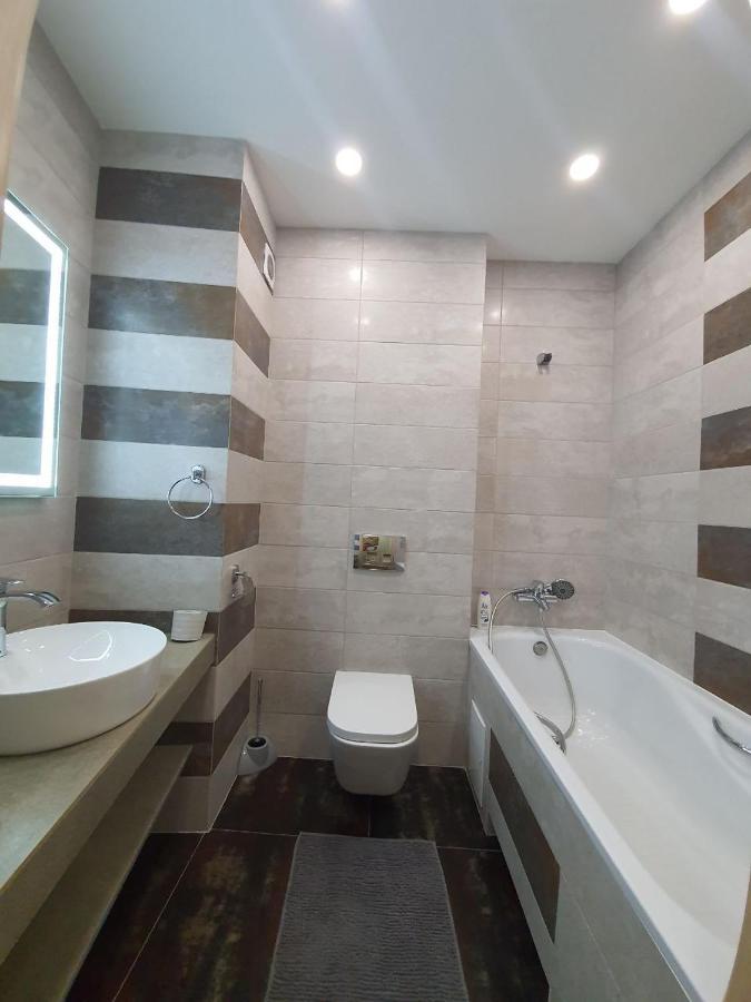 Avalon На Чорновола Apartment Lviv Bagian luar foto