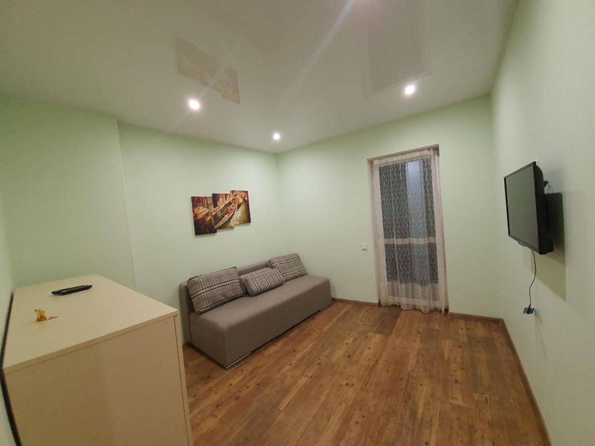 Avalon На Чорновола Apartment Lviv Bagian luar foto