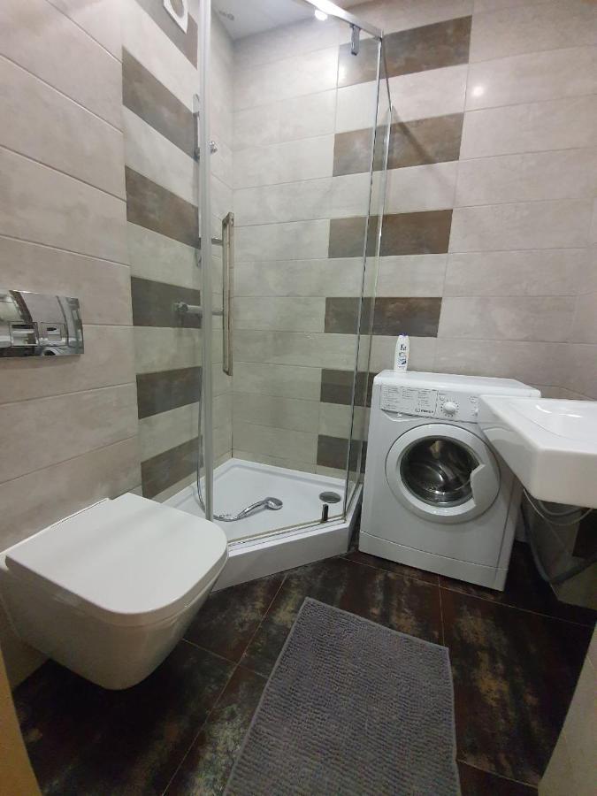 Avalon На Чорновола Apartment Lviv Bagian luar foto