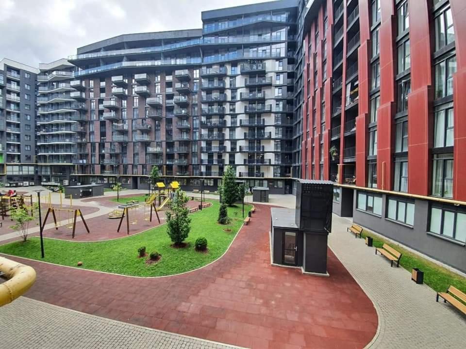 Avalon На Чорновола Apartment Lviv Bagian luar foto